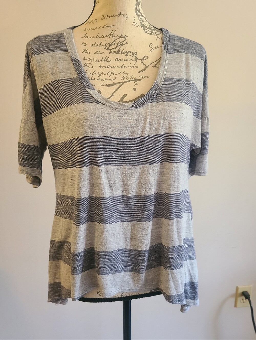 Y2K Queen Esther Grey Striped High-lo Hem Tee